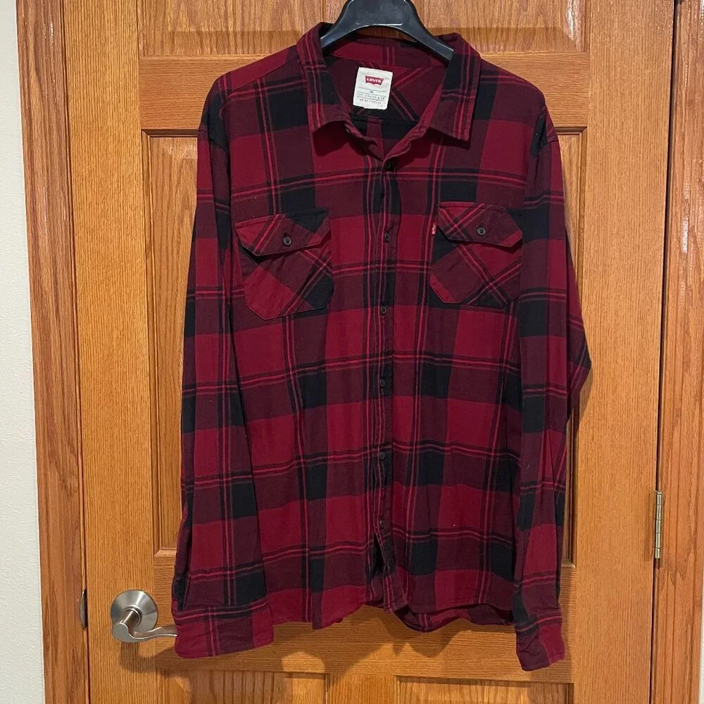 LEVI'S Men’s XXL Red Black Button Up Plaid Long Sleeve Shirt EUC